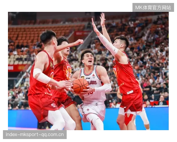 广东最快NBA裁员：从“高薪球员”到“裁员大军”——广东球迷的真实感受与深层思考