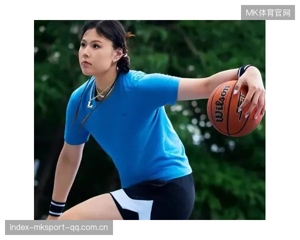 官宣！李月汝回乡作战，加盟山西竹叶青酒女篮，身披28号出战WCBA——一场传奇的“酒香”加盟